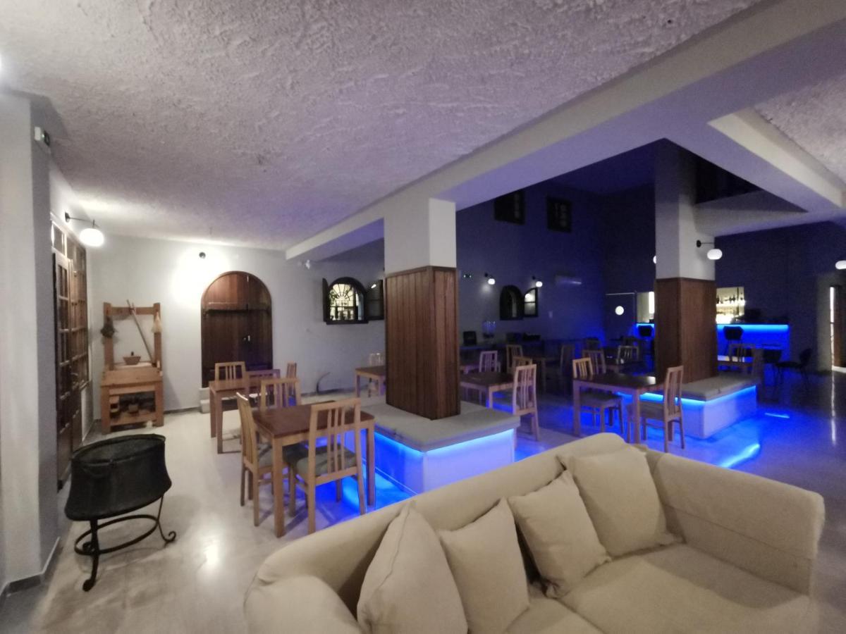 Moustakis Hotel Agia Efimia Exterior photo
