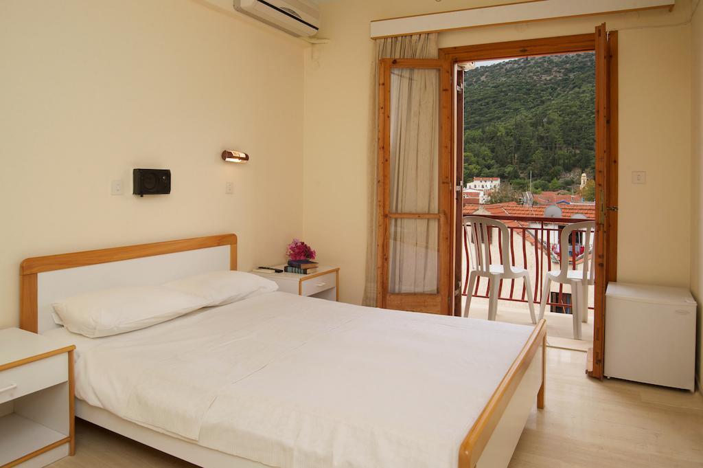 Moustakis Hotel Agia Efimia Room photo